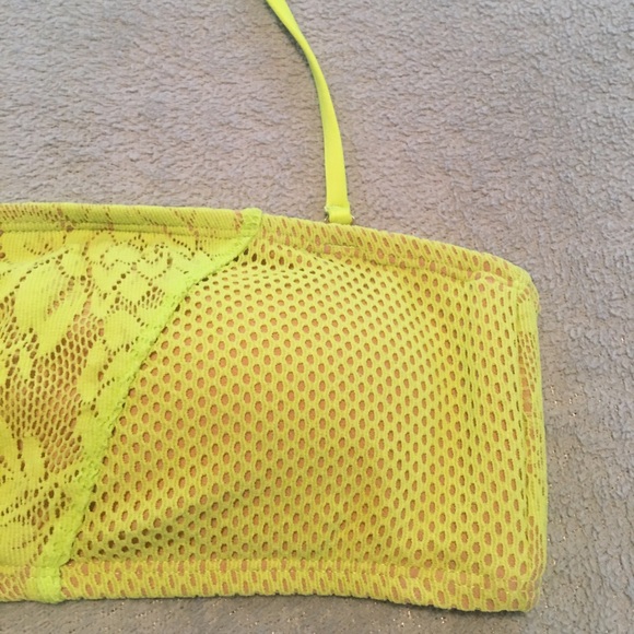 BCBGeneration Sz Medium Bikini swim top . Removable strap . - Picture 5 of 13